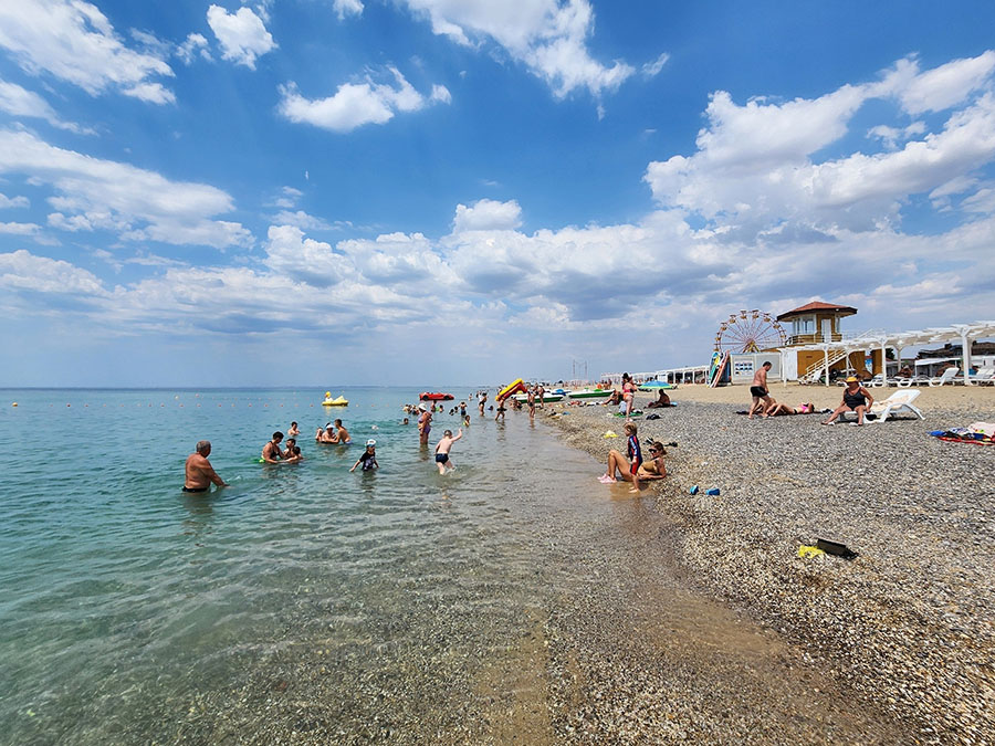 Пляжи базы отдыха в Крыму в Саках Прибой