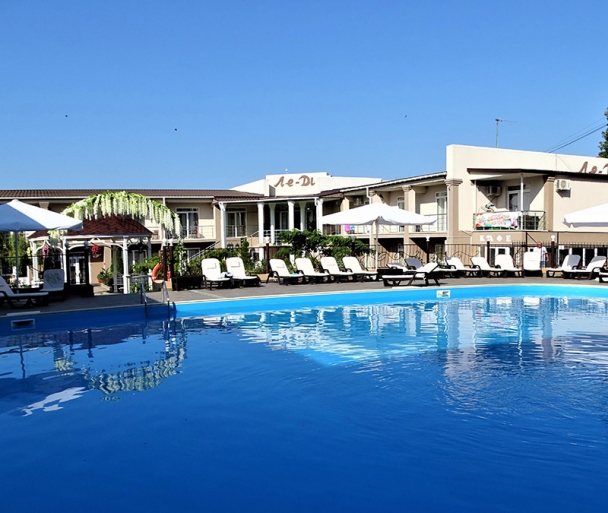 Отель в Саках Крым с бассейном