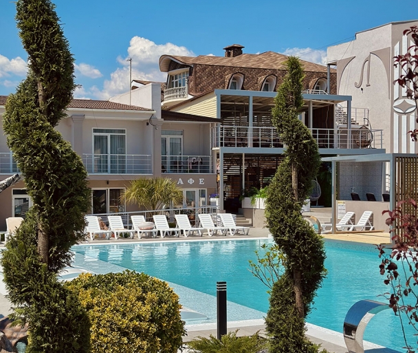 отели крыма с песчаным пляжем и бассейном