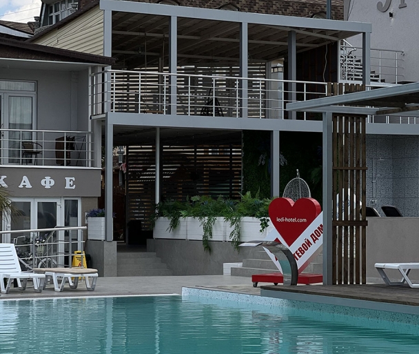 отель в саки крым с бассейном